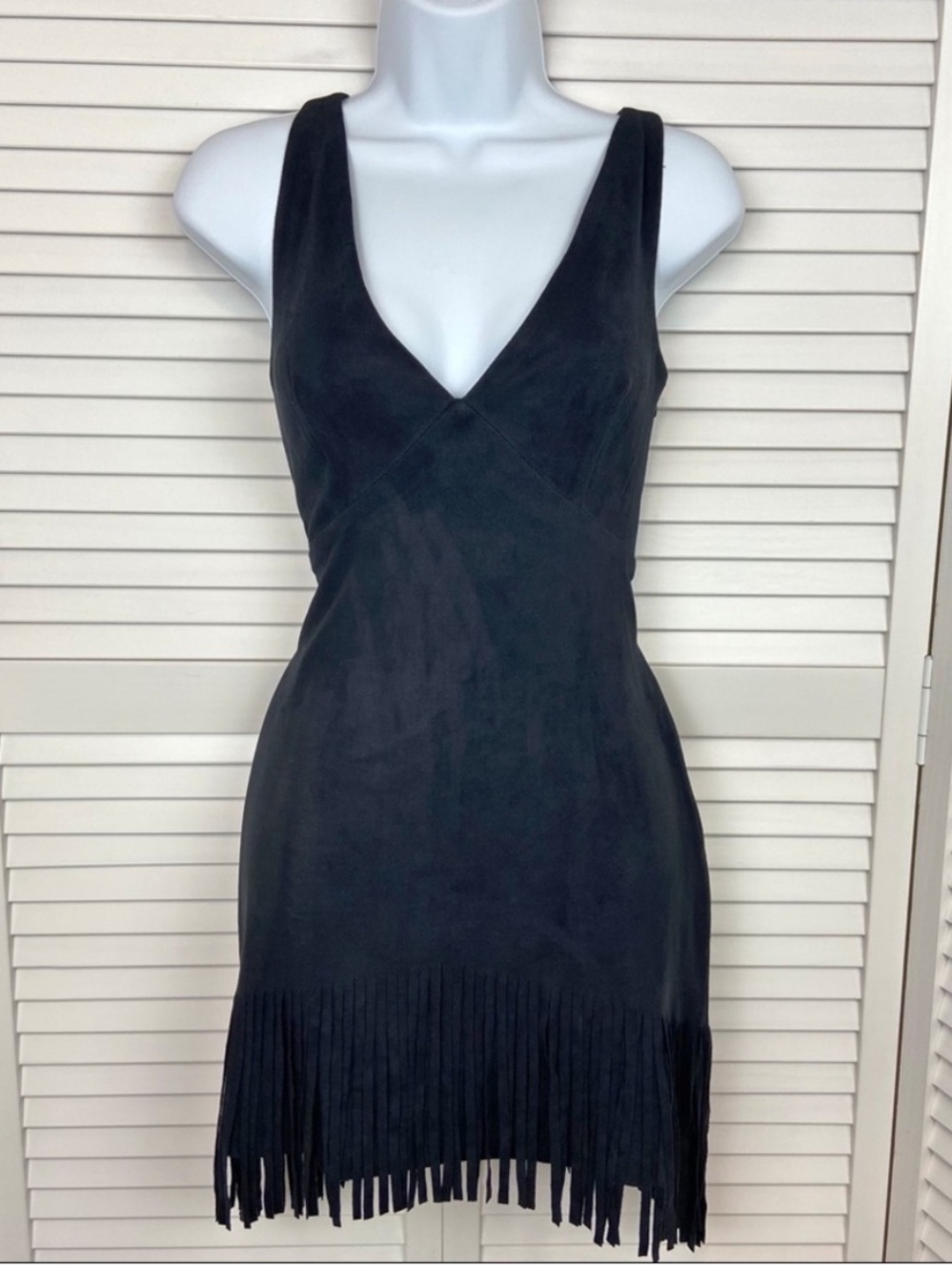 NWT Ina Black V-Neck Black Faux-Suede Fringe Mini Dress Small